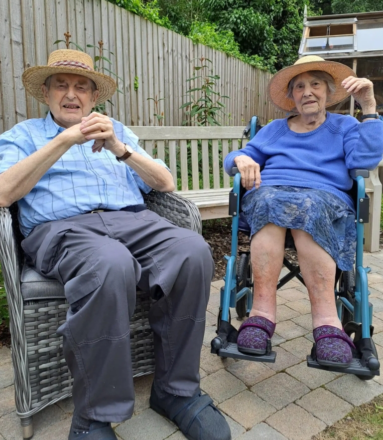 Счастливая пара, которая в браке уже 75 лет, раскрыла забавный секрет крепкой любви